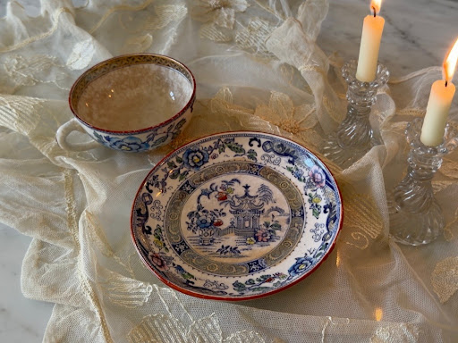 Overhead view of the saucer showing the evocative blue pagoda scene